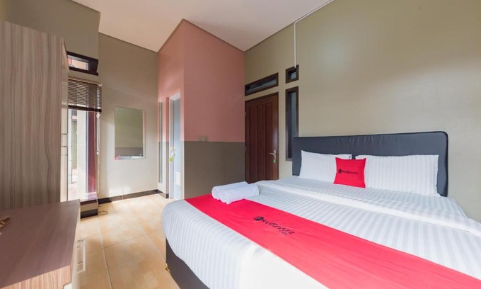 Parongpong Hotel | RedDoorz Syariah near Politeknik Negeri Bandung Campus