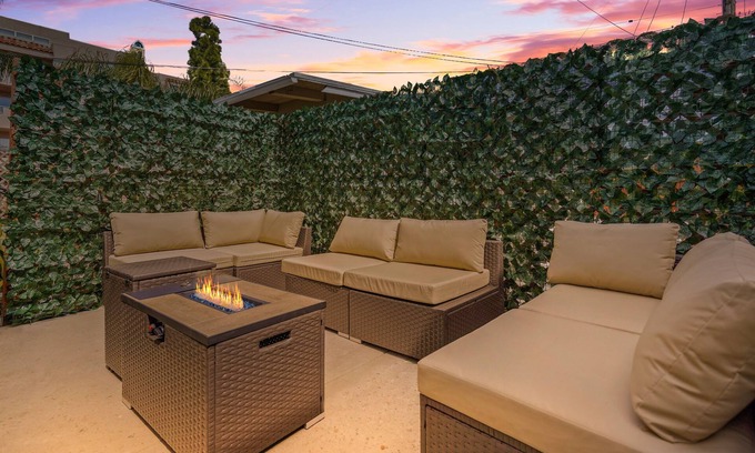 Eastside House | Redondo Retreat, 1 Mile to the Beach, Games, Remodeled 3BD Home, Fire Pit, Patio