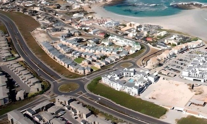 Big Bay Apartment | ⭐Reduced rates, professional cleaning, self checkin, restaurants and shops below