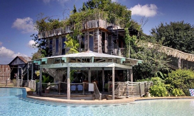 New Braunfels House | Redwood Tree Haus - Cloud Lane