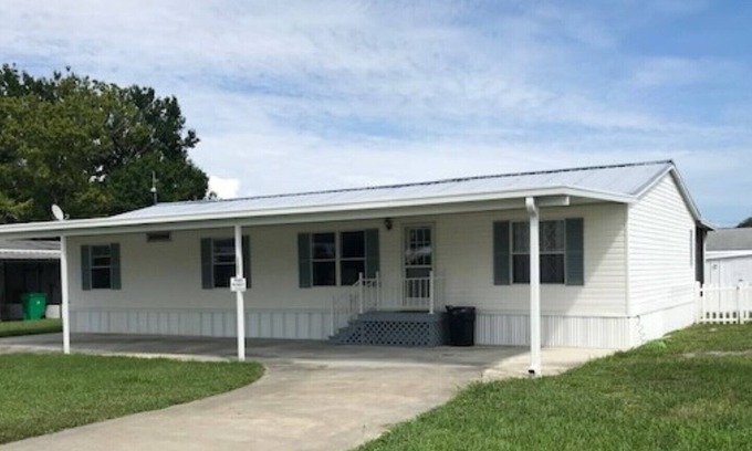 Buckhead Ridge House | "REEL IT INN"