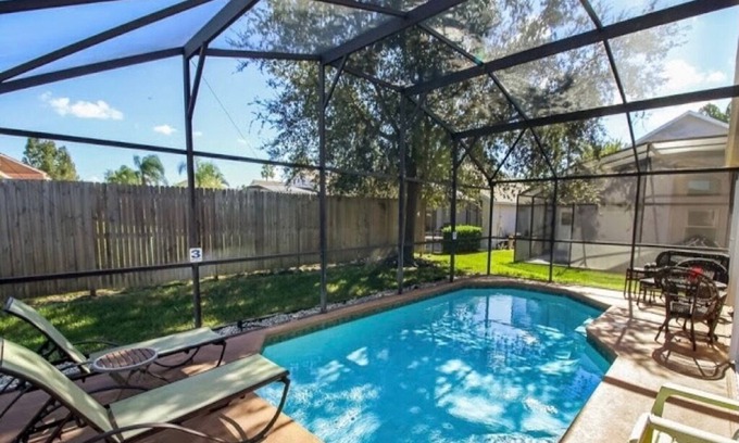 Lake Berkley Villa | Ref 17. Lake Berkley. Superb Villa , own pool. BBQ.Nr Disney