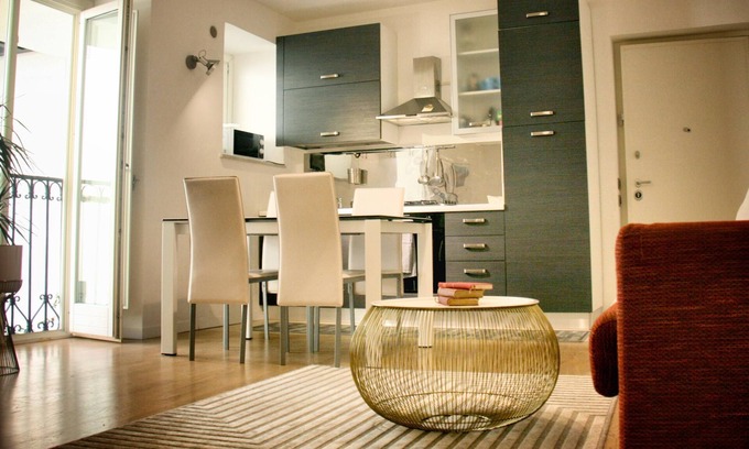 Castellammare Apartment | Refined apartment in a historic building in the heart of town