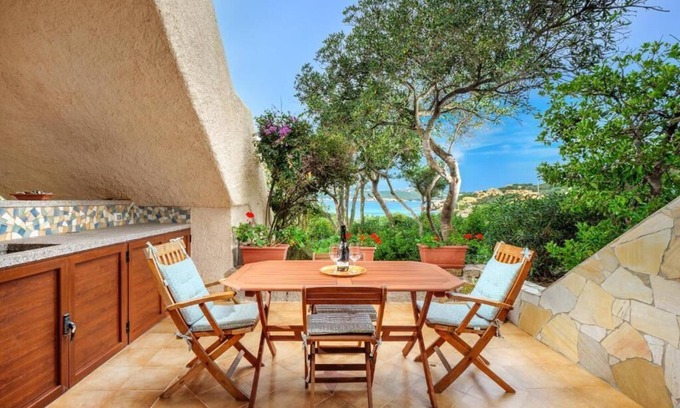 Santa Reparata Apartment | Refined apartment directly on the beach