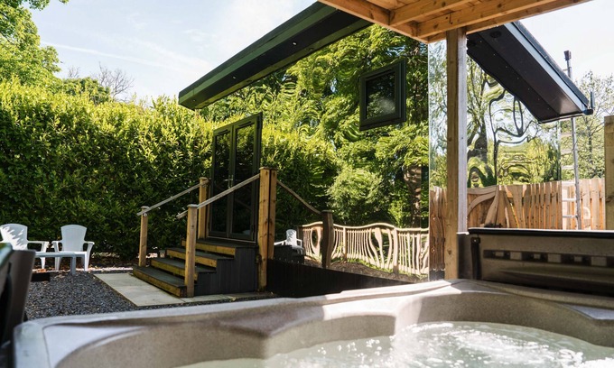 Carlisle Cabin | Reflections sleeps 2 with hot tub close to Scottish Borders and Hadrian's Wall