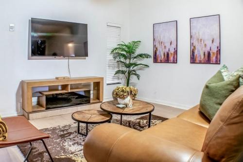 Secunda Apartment | Refresh at Wolseley