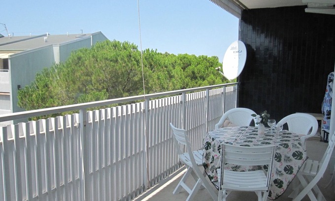 Grado Pineta Apartment | Refurbished flat at Grado Pineta with large terrace