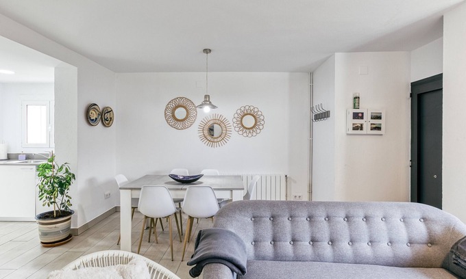 Begur House | Refurbished Holiday Home "Casa en Begur" with Garden & Wi-Fi