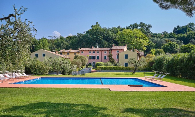 Affi Apartment | Regarda - Apartment Antico Convento, residence Paerno with pool and tennis