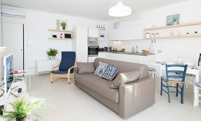 Montioni Apartment | Regarda - apartment Brezza di Lago 1 with pool and air conditioning