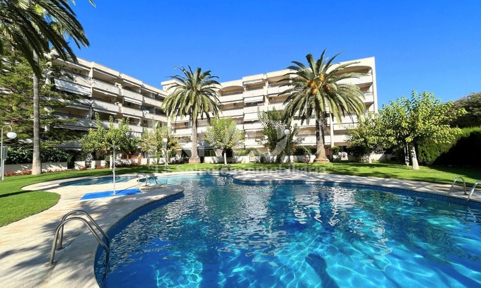 Cambrils Apartment | Regata green areas with swimming pools