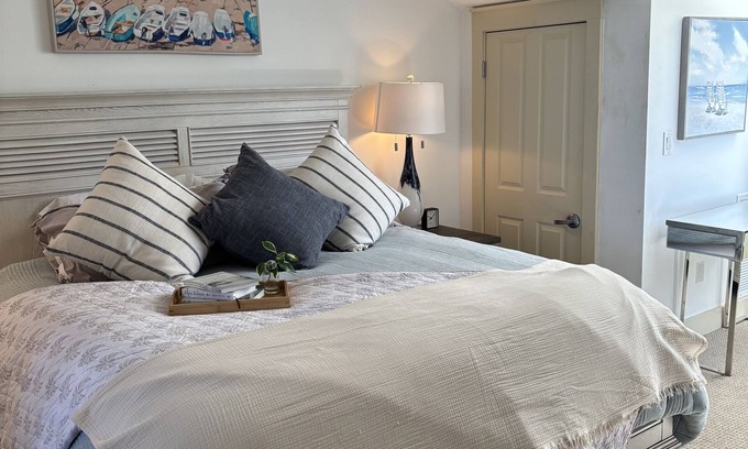 Sunnyside Condo | Rejuvenation at a Beach Village by the Sea