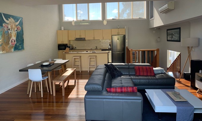 Long Beach Villa | Relax a while - LIZZIE'S at beautiful Long Beach