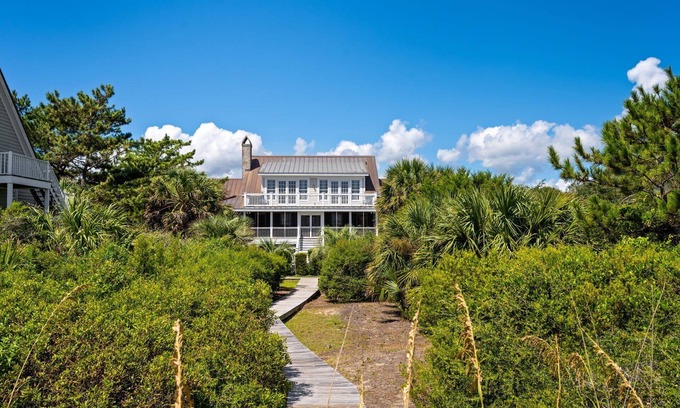 Debordieu Colony House | Relax and Enjoy the Spectacular Views in this Picturesque Home