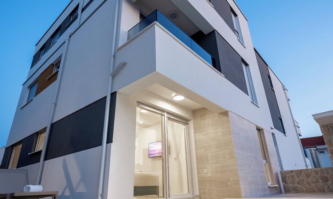 Novalja Apartment | Relax E2 Two-bedroom apartment - private pool and garden