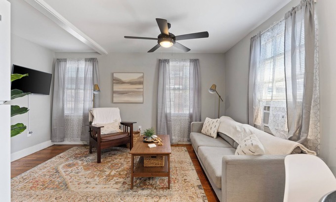 Old Town Fredericksburg Apartment | Relax in a Big, Bright Apartment Above a Café