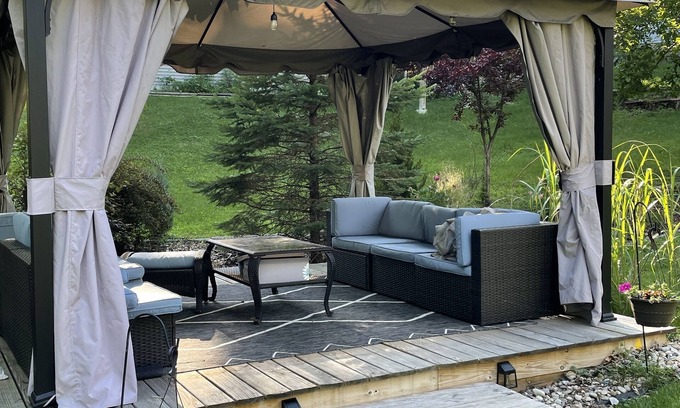 Como House | Relax in beautiful Lake Como. Less than 10 minutes to downtown Lake Geneva.