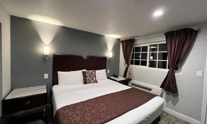 Flagstaff Hotel | Relax Inn