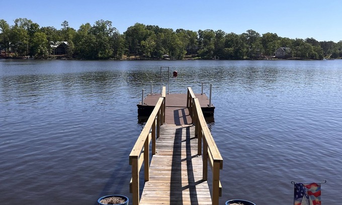Batesburg House | Relax near Lake Murray in our spacious 3-bedroom retreat