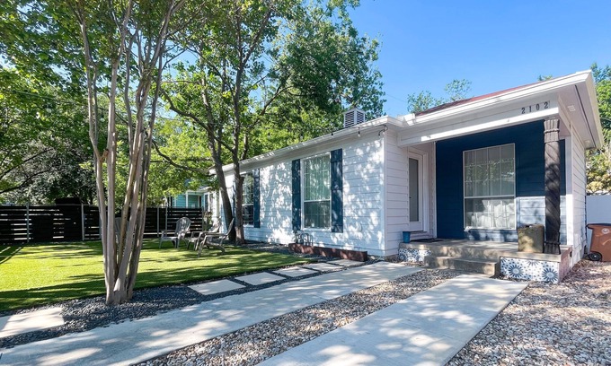 Cherrywood House | Relax On Rountree, Hot tub w/ authentic ATX experience. Main house & Guest house