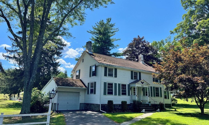 New Paltz House | Relax & Reconnect. Historic Farmhouse with Pool Near Mohonk & New Paltz