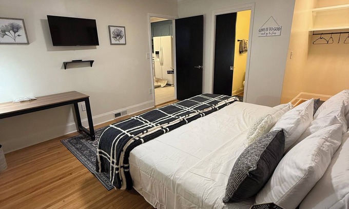 Mint Hill House | Relax & Reflect at Bethel, Mint Hill. 5beds, 1 futon 3,5baths