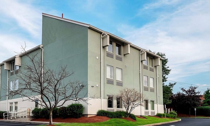 Saugus House | Relax & Unwind! 2 Roomy Units, Short Drive to Old Ship Street Historic District!
