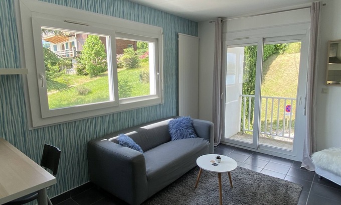 Le Bourget-du-Lac Apartment | RELAXATION ON THE PORT.