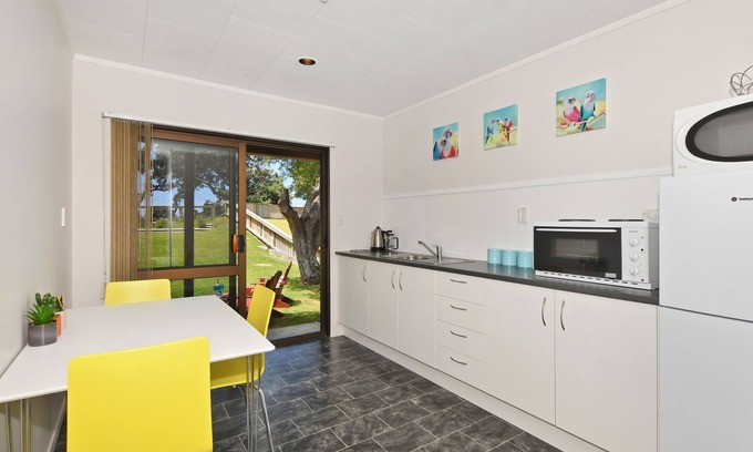 Ruakaka Apartment | Relaxed quiet home away from home!