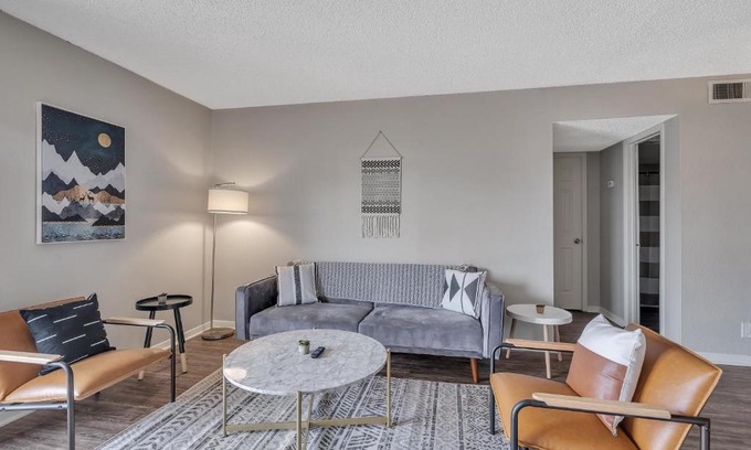 Midland Apartment | Relaxing 1-Bedroom Flat and Outdoor Pool