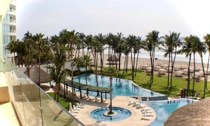 Granjas del Marques Apartment | Relaxing Apartment with ocean view - private access to the beach