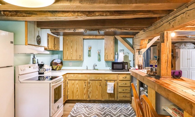 Bremen Apartment | Relaxing Bremen Studio: Walk to Little Rush Creek!