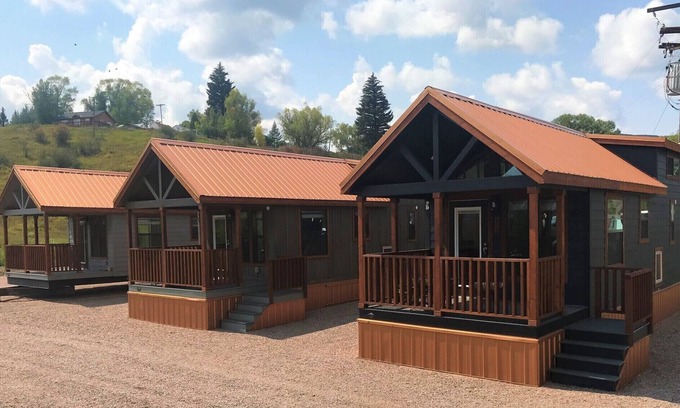 Oak Creek Cottage | Relaxing Getaway in our Modern Cottage at Lodges of Oak Creek!