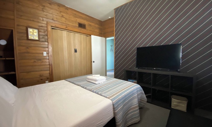 Port Clinton Apartment | Relaxing Hot Tub Oasis + Lake Town Escape