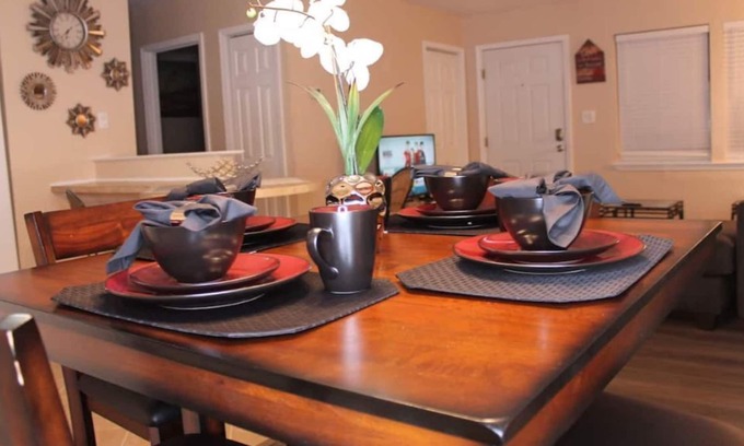 Tallahassee Villa | Relaxing King Bed Villa Downtown Tallahassee