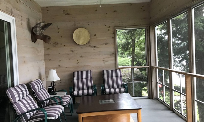 Shutesbury House | Relaxing Lakehouse on Lake Wyola