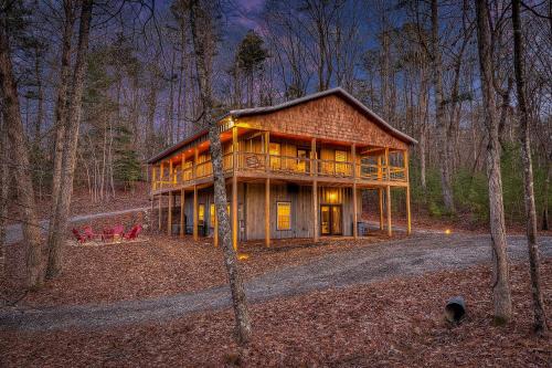 Ellijay House | Relaxing, Modern Cabin w/Hot Tub and Game Room