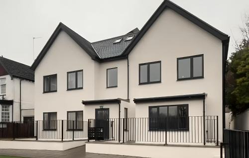 Coulsdon West Apartment | Relaxing Retreat in Purley - Gatwick Airport Nearby