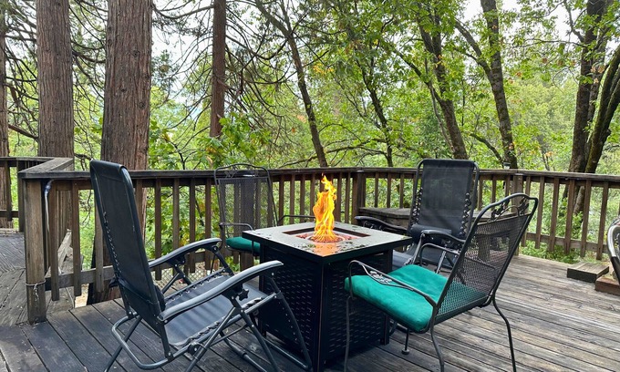 Twain Harte Cabin | Relaxing TH Cabin Retreat | Firepit & Fireplace