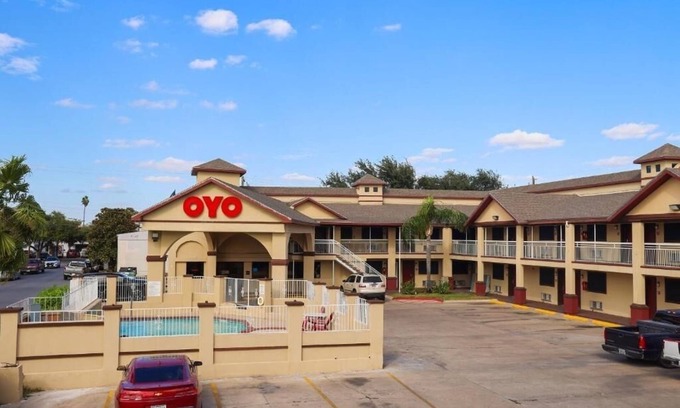 McAllen Hotel | Relaxing Unit Near Downtown - Pool, Pet Friendly With Free Parking
