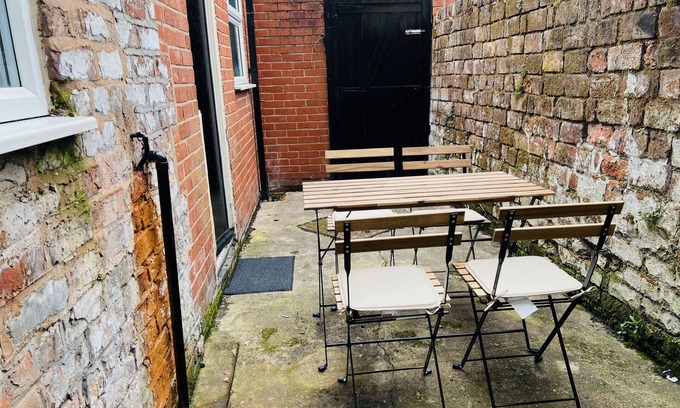 Bootle House | Remarkable 4-Bed House in Bootle, Liverpool