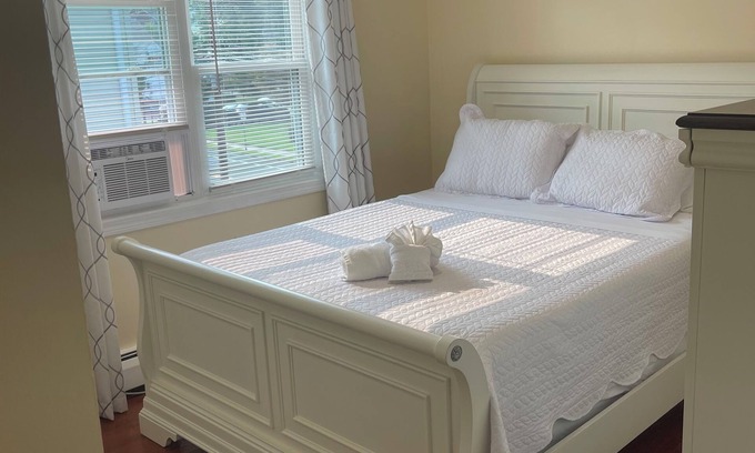 New Britain House | Remodeled cozy 3 bedrooms unit