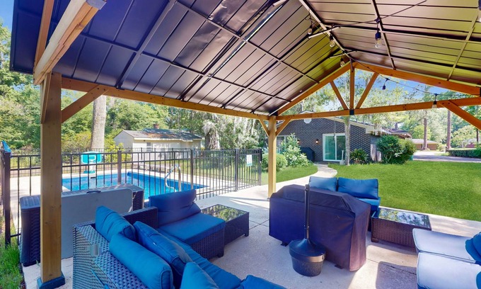 Garden City House | Remodeled home with pool/guest house, new pool, lovely yard & bright interior