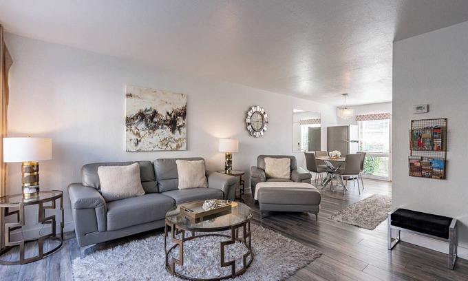 South Scottsdale House | Remodeled Modern 2 Bed/2 Bath Townhouse in the HEART of Scottsdale
