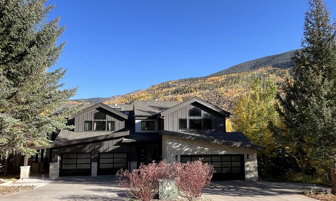Vail House | Remodeled mountain home w/game room, hot tub, fireplace-Dogs ok