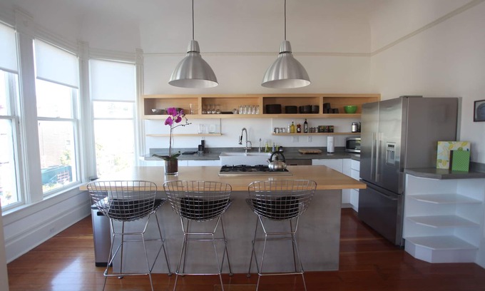 Lower Haight Apartment | Remodeled Penthouse, High end and beautifully furnished, 2000 sq. ft