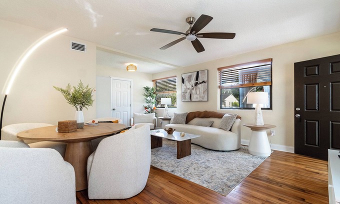 San Marco House | Remodeled unit steps from San Marco cafes and shops and near Riverwalk