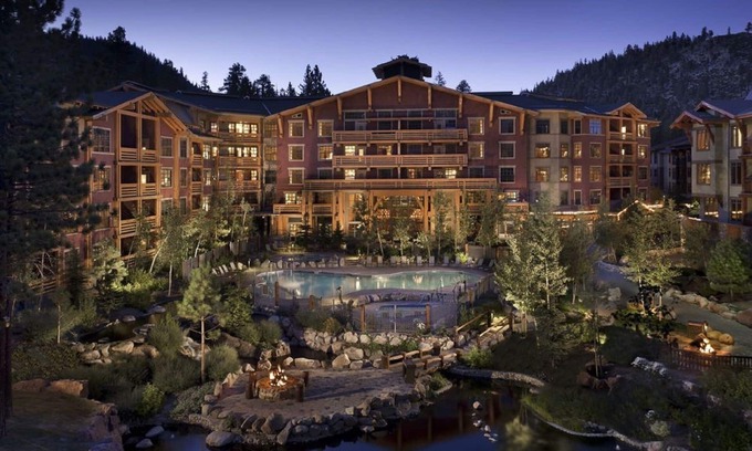 Mammoth Lakes Condo | Remodeled Village Lodge Condo, 55" Smart 4k HDTV w/Netflix, .