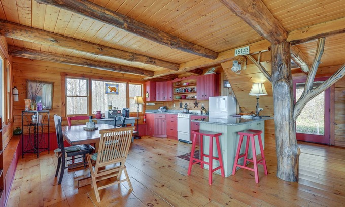 Sharon Cabin | Remote Escape: Vermont Cabin w/Mountaintop Views!