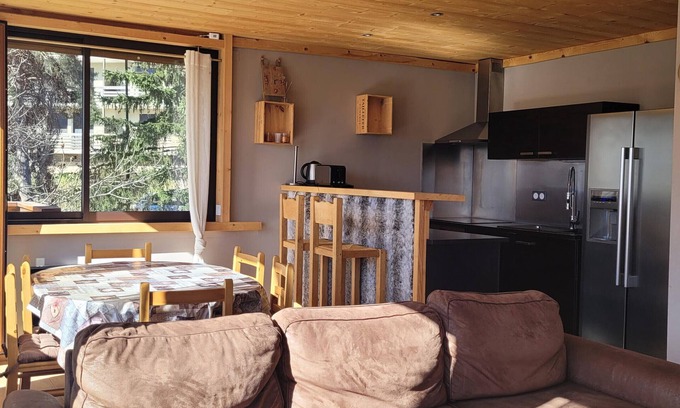 Pra Loup Apartment | Renovated 3-Room Apartment in Pra Loup with Balcony, Close to Ski Shuttle